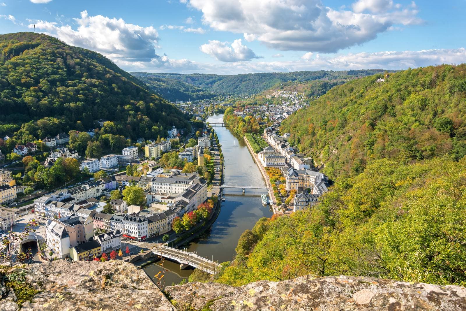 Bad Ems i rzeka Lahn. Zdjęcie: Leesle